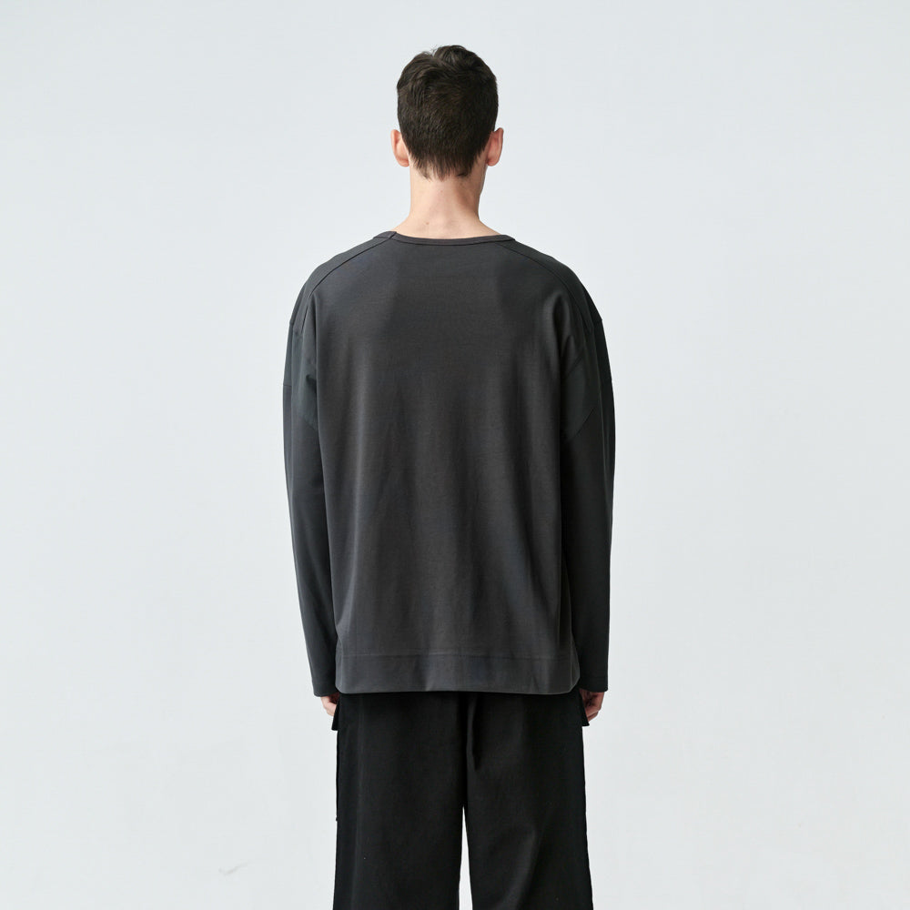 ARVOpm 深灰剪接錯位設計寬版T-shirt｜商品圖 3