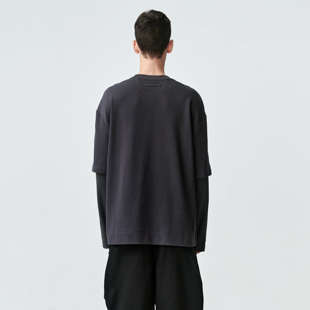 ARVOpm 深灰拉鍊口袋假兩件寬版T-shirt｜商品圖 2