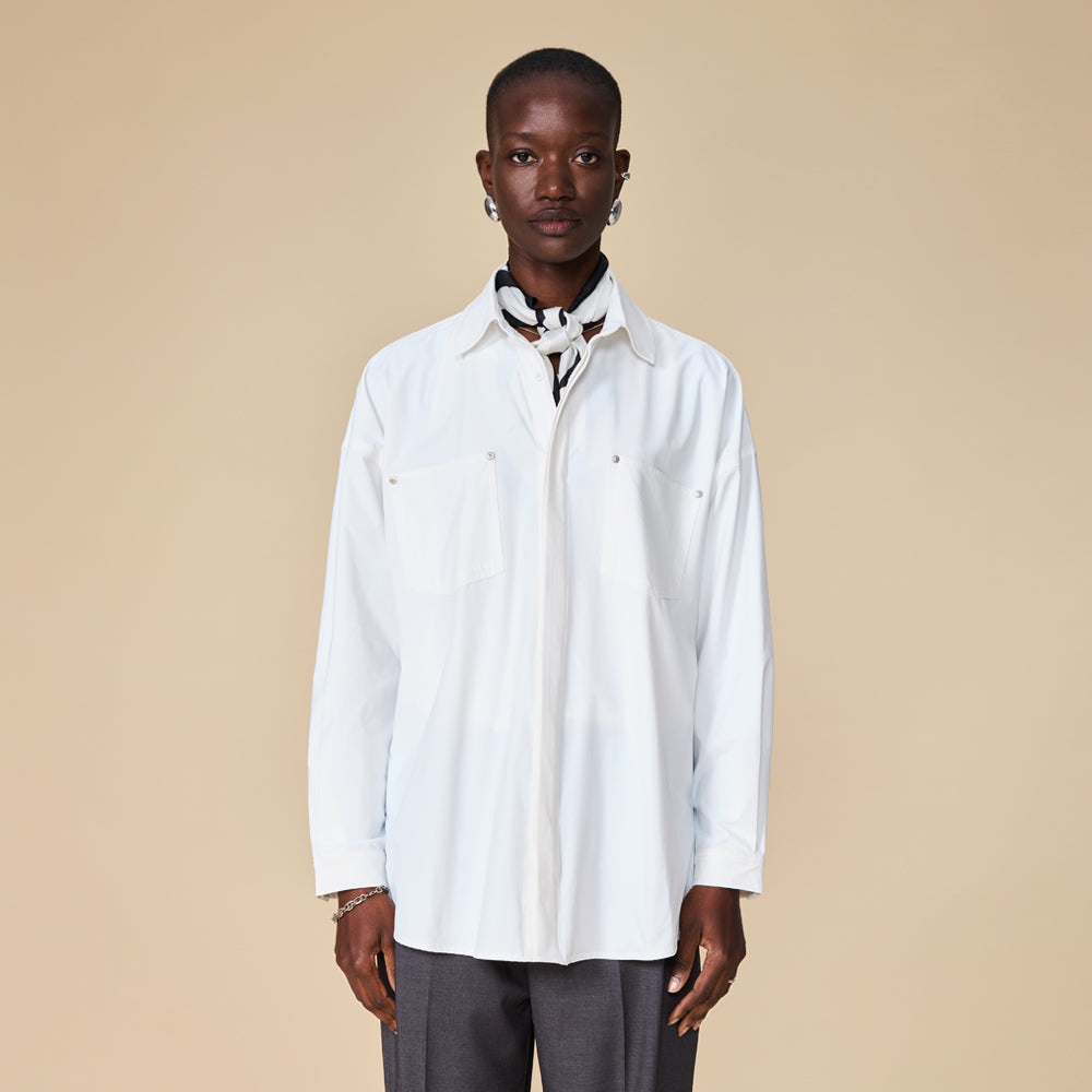 ARVOpm 雙口袋寬鬆白色襯衫｜商品圖 4