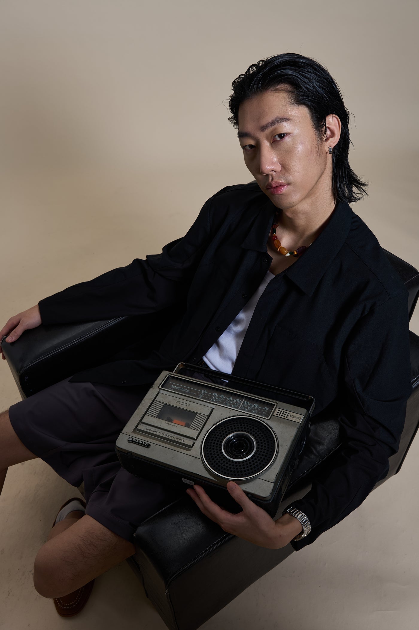 ARVOpm 黑色剪裁造型棚拍｜Black tailored studio look