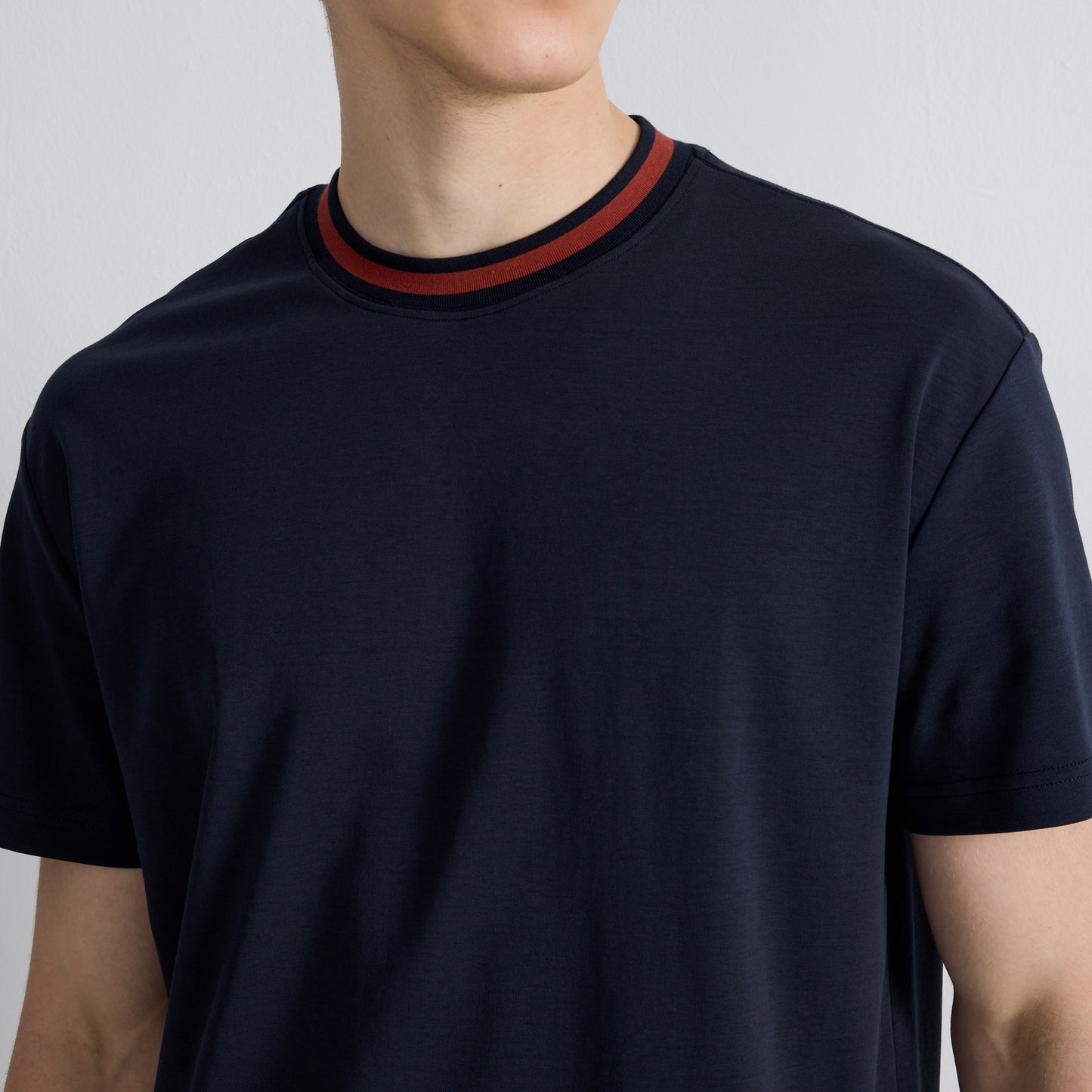 ARVOpm 藏青撞色領寬版 T-Shirt 商品圖 8